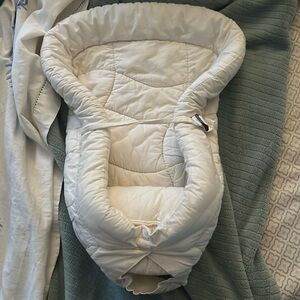 Ergobaby cream newborn carrier insert